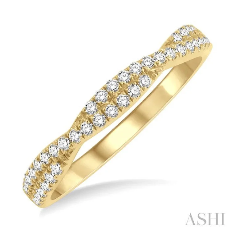 Stylish Gold Ring for Special Occasions-1/4 ctw Twisted Round Cut Diamond Wedding Band in 14K Yellow Gold