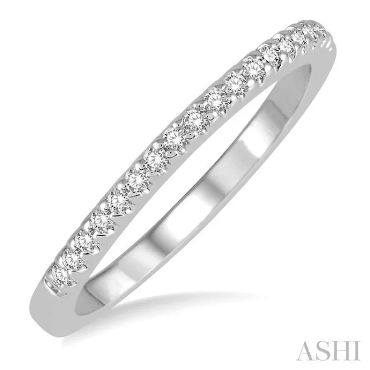 Adjustable Ring for Casual Style-1/6 Ctw Round Cut Diamond Wedding Band in 14K White Gold